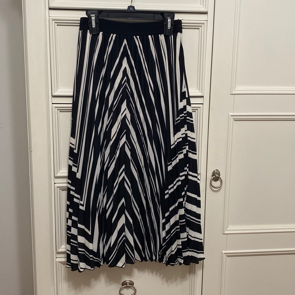 Black and white pleated skirt